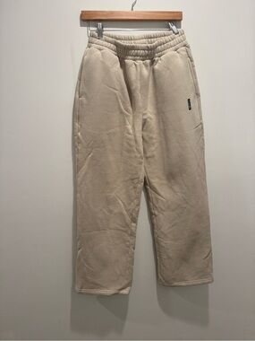 Comfrt Women’s straight leg heart embroidered sweatpants